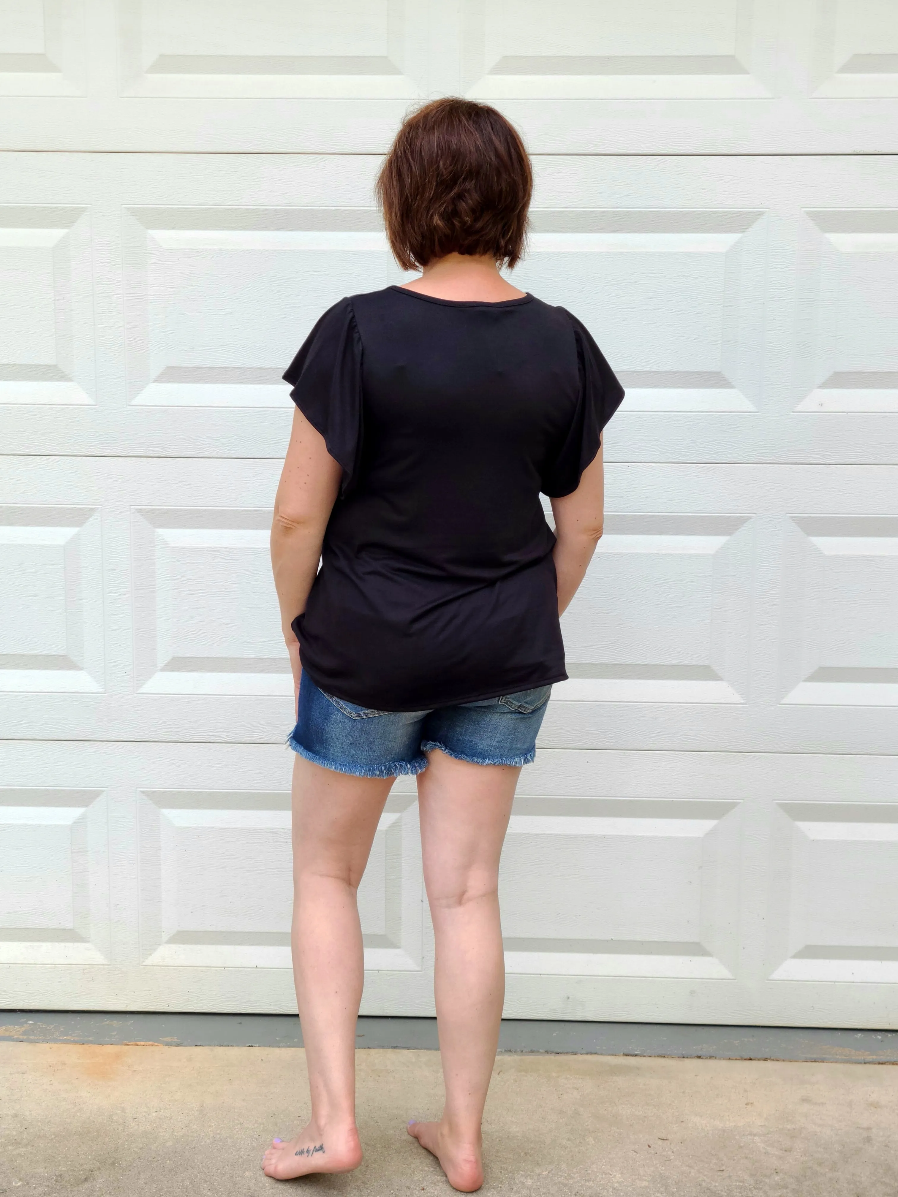 Casual Butterfly Sleeve Top in Black